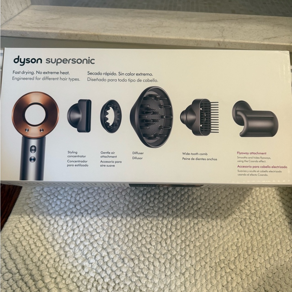 Dyson Supersonic Hair Dryer with Attachments
Like new- Only used a few times
